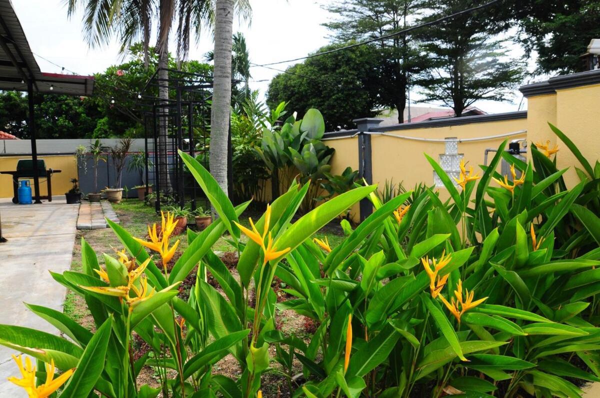 Grayhaus Spacious Bungalow & Garden Villa - Ss3 Petaling Jaya, Near Sunway - Stay Only No Events Extérieur photo