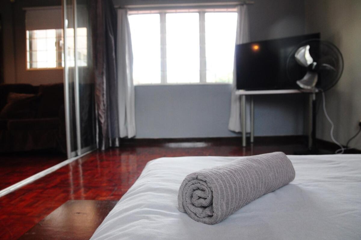 Grayhaus Spacious Bungalow & Garden Villa - Ss3 Petaling Jaya, Near Sunway - Stay Only No Events Extérieur photo